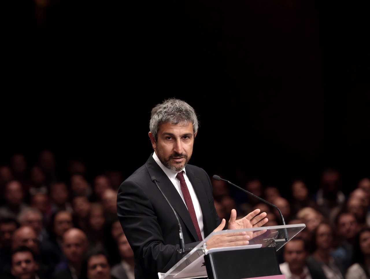 David Brami en conférence devant un public